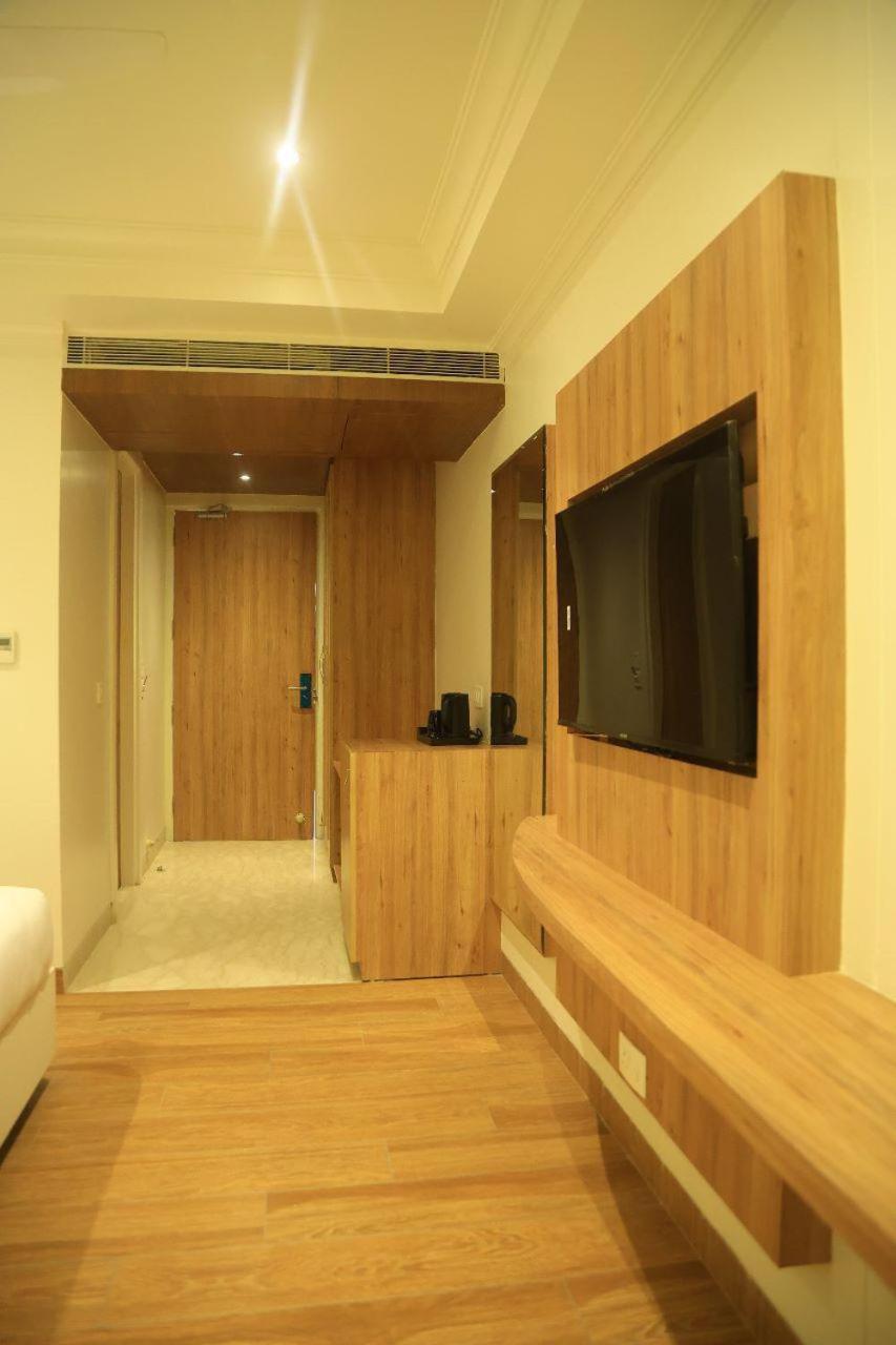 Sapphire Sky Hotel Ντεχραντούν Εξωτερικό φωτογραφία